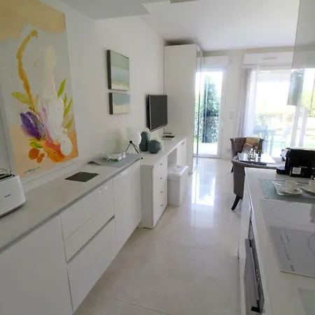 Mc Bay And Garden. Ric'keys Apartment Beausoleil
